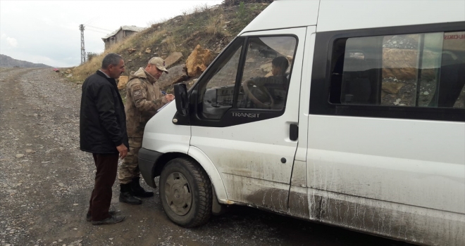 Jandarmadan öğrenci ve sürücülere trafik eğitimi