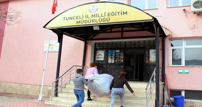 Tunceli TSOdan 700 öğrenciye mont yardımı