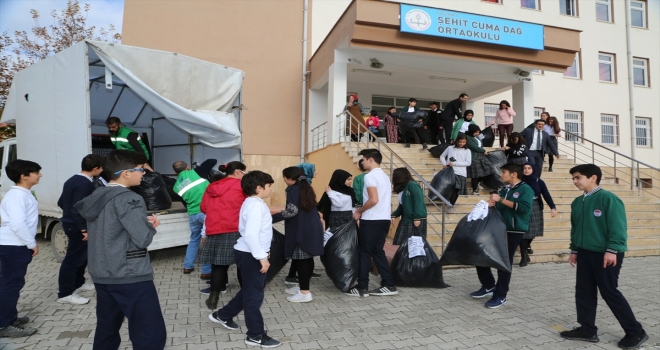 Elazığda Dolabında Durmasın Sokakları Isıtsın projesi