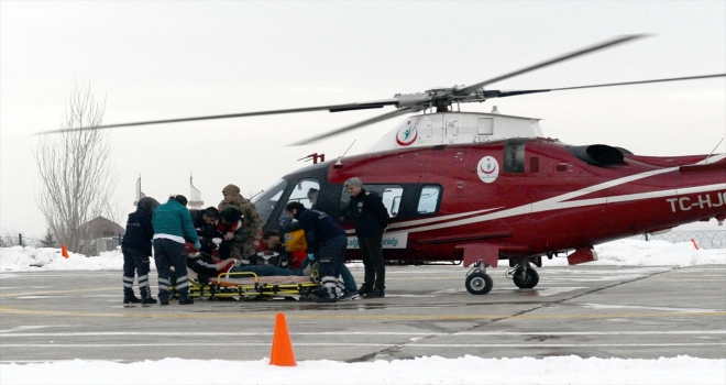 Erzurumda rahatsızlanan hükümlü ambulans helikopterle hastaneye kaldırıldı