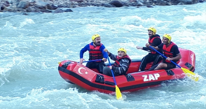 Zap Suyunda rafting 