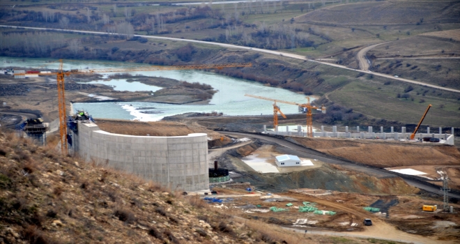 Barajın tamamlanmasıyla ciddi bir enerji üretimi yapılacak