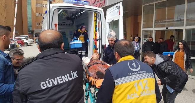 Kolunu makineye kaptırdı