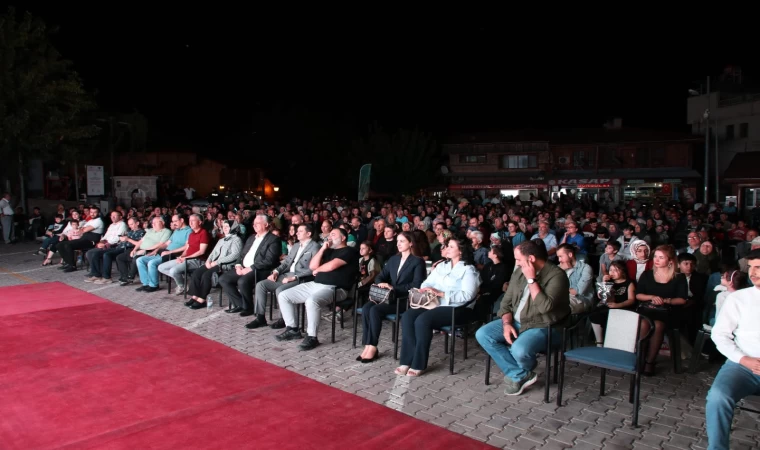 "Yıldız Tozu" nun özel gösterimi Kemaliye’de yapıldı