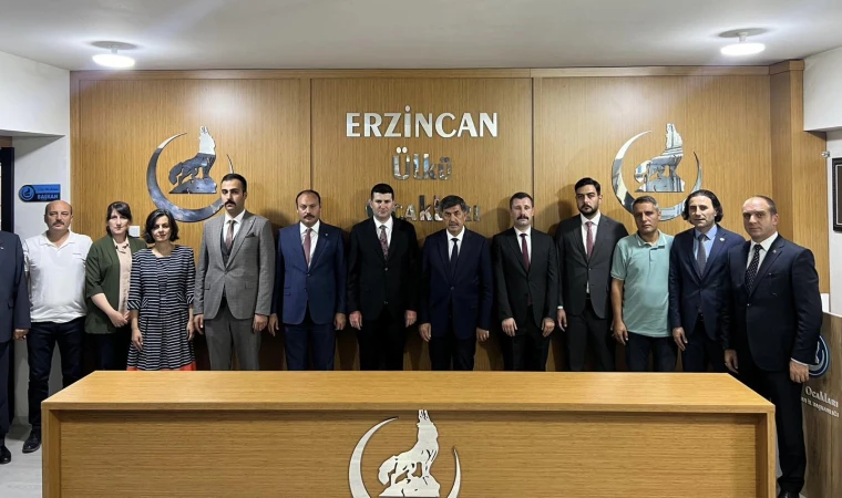 Erzincan Ülkü Ocağı Özger'e Teslim