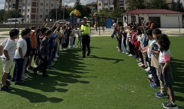 Çocuklara Trafik Parkında Eğitim