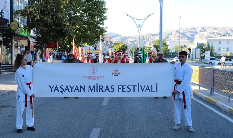 Erzincan Yaşayan Miras Festivali Coşkuyla Başladı