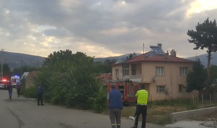 Hamidiye Mahallesi’nde Çatı Yangını Korkuttu