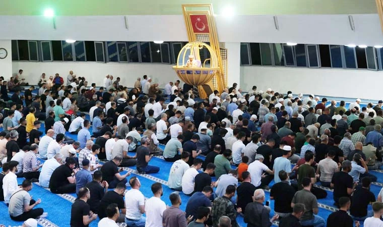 Erzincan’da Mevlid Kandili Coşkusu Terzibaba Camii’nde Yaşandı