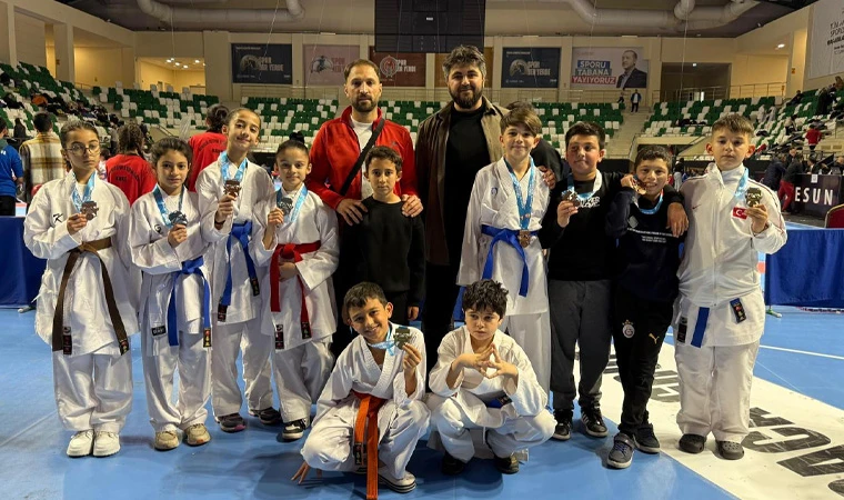 Karatecilerden Giresun’da Büyük Başarı: 11 Madalya