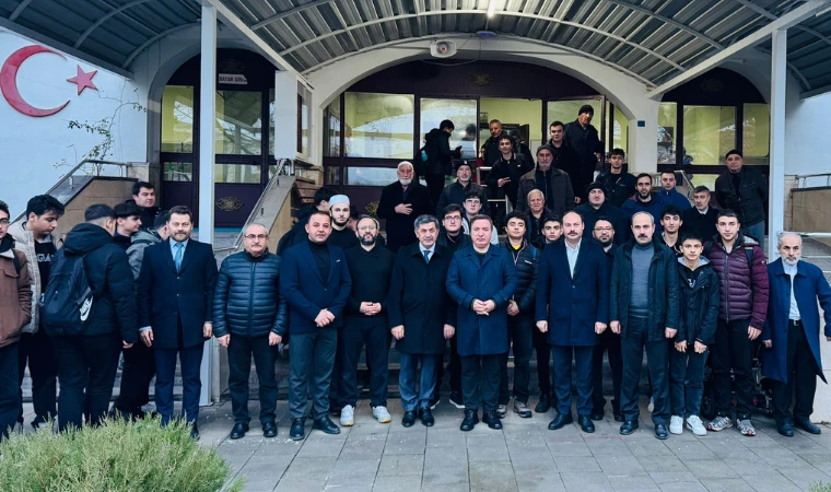 Muhammediye Camii’nde Sabah Namazı Camii Cemaat Buluşması