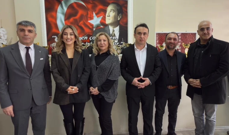 “Kış Üşütür, Türküler Isıtır” Projesiyle 135 Öğrenciye Kışlık Destek