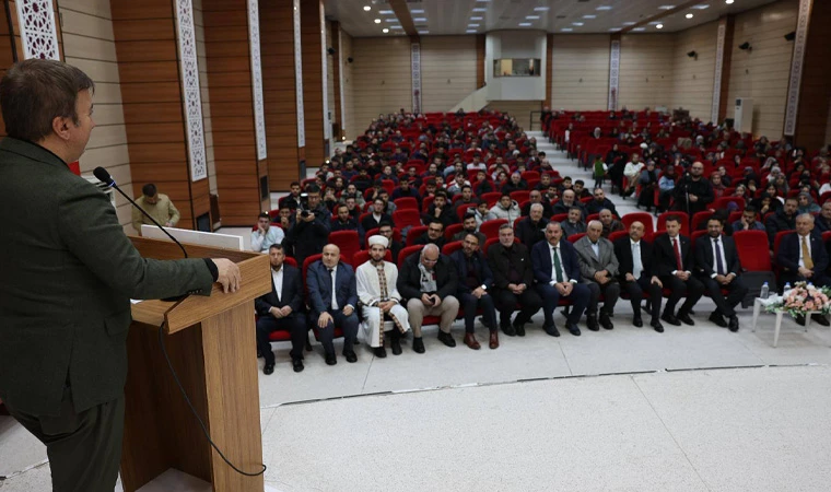 "Naat Gecesi ve Umre Ödüllü Gençlik Bilgi Yarışması"nda, Ödüller sahibini buldu
