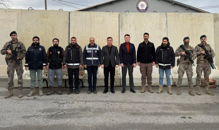 Vali Aydoğdu’dan Akyazı Polis Kontrol Noktasına Ziyaret