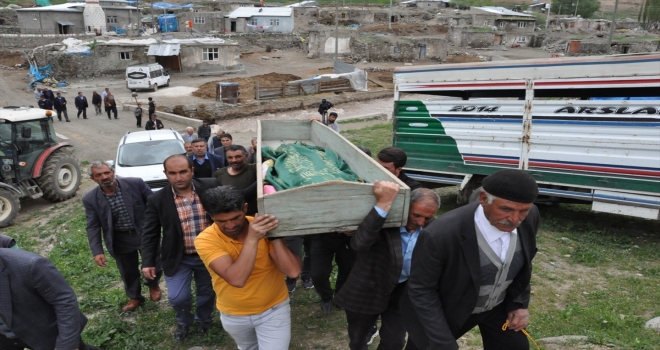 Minik Nurcan toprağa verildi 