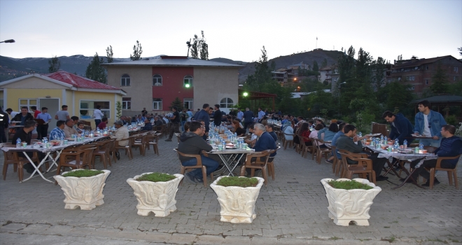Hakkari Özel İdaresi personeli iftarda bir araya geldi