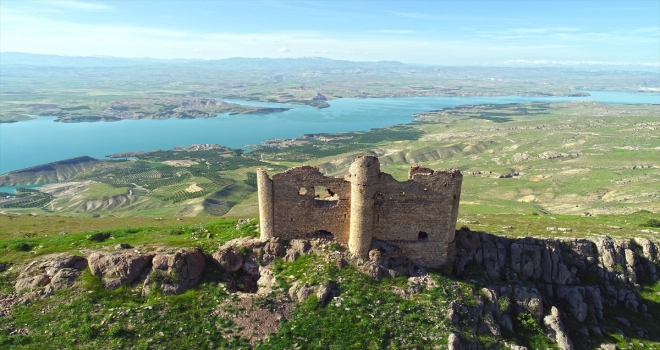 Bin yıllık tarihe ışık tutan manastır zamana direniyor 