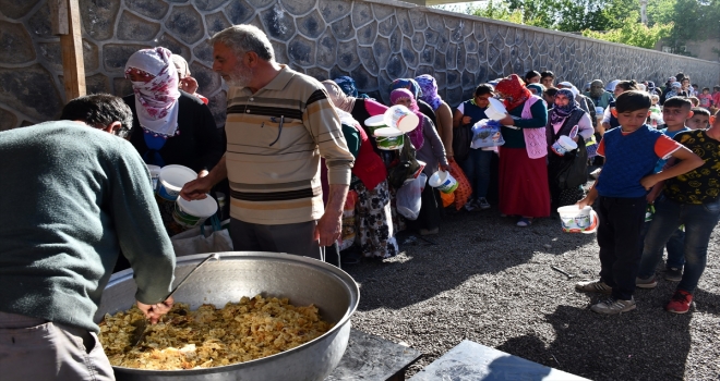 Dededen toruna bir asırdır süren ramazan geleneği 