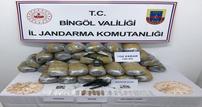 Bingölde narkotik köpeklerin desteğiyle 39 kilogram esrar ele geçirildi 