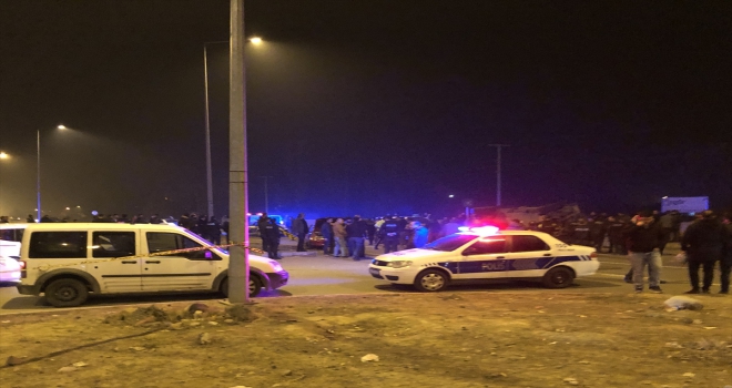 Iğdırda zırhlı polis aracı ile otomobil çarpıştı: 4 yaralı