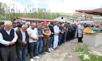 Ali İkinci Göz yaşları arasında toprağa verildi