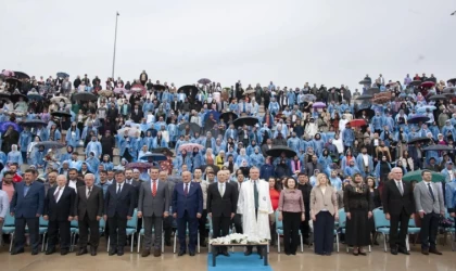 EBYÜ'de Mezuniyet Töreni