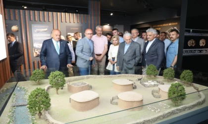 Binali Yıldırım, Erzincan Müzesini gezdi