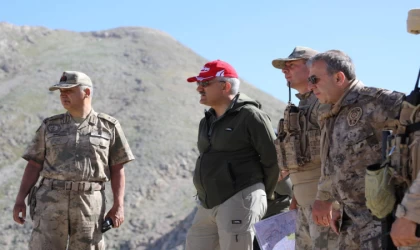 Vali Makas, 2 Bin 800 Rakımda Gerçeklestirilen Operasyonları Yerinde Takip Etti
