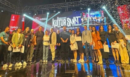Kültür sanat yarışmaları tiyatro bölge birincisi; "Erzincan"