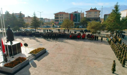 10 Kasım'da Saygıyla, Sevgiyle, andık