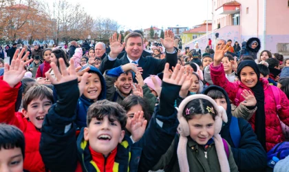 Vali Aydoğdu, 3. sınıf öğrencisi Ömer'in Davetine İcabet etti.