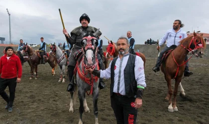 Başkan Aksun, Geleneksel Atlı Cirit Gösterisine katıldı