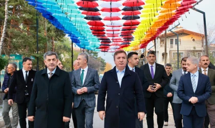 Şemsiyeli Sokak Erzincan'a renk kattı