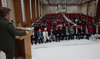 "Naat Gecesi ve Umre Ödüllü Gençlik Bilgi Yarışması"nda, Ödüller sahibini buldu