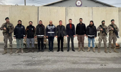 Vali Aydoğdu’dan Akyazı Polis Kontrol Noktasına Ziyaret